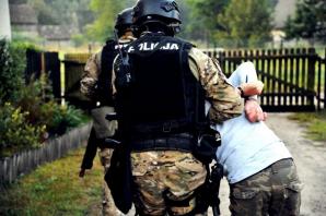 [VIDEO] Strzelce Krajeńskie: 21-latek zatrzymany przez antyterrorystów do sprawy brutalnego zgwałcenia 8-latki