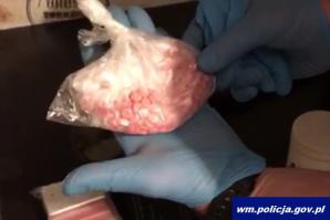 [VIDEO] Ponad 10 kg zabezpieczonych środków i 11 zatrzymanych osób. Uderzenie w lokalną przestępczość narkotykową