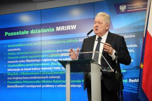 Podsumowanie 100 dni w Ministerstwie Rolnictwa i Rozwoju Wsi przez ministra rolnictwa i rozwoju wsi Czesława Siekierskiego