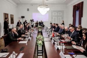 [VIDEO] ANG Wypowiedź marszałka Sejmu Szymona Hołowni po Spotkaniu Przewodniczących Parlamentów Estonii, Finlandii, Litwy, Łotwy, Polski i Ukrainy w estońskim Tartu