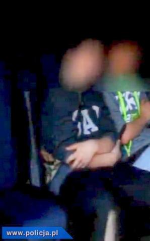 Zabrali ojcu auto. Zaginieni 14-latkowie spod Warszawy odnalezieni we Wrocławiu!