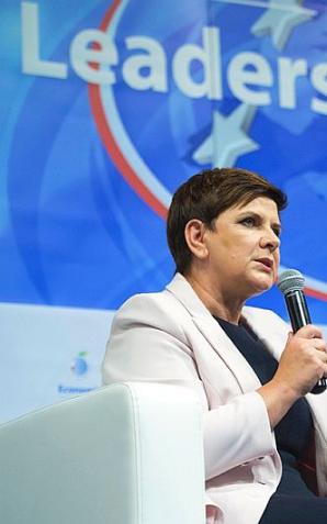 Premier Beata Szydło do młodych liderów w Nowym Sączu: Startup UE czas zacząć i to wy będziecie jego twórcami