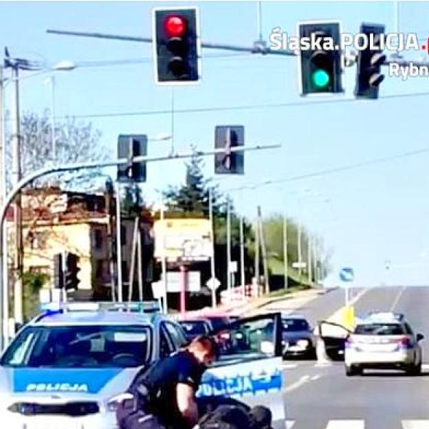 Groził Policjantom, że ich pozabija