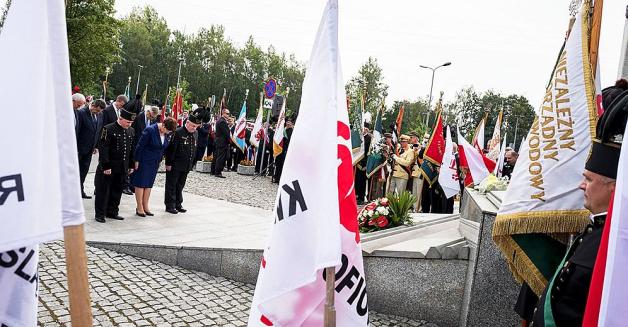 Premier Beata Szydło: Musimy pamiętać o wszystkich bohaterach Sierpnia’80