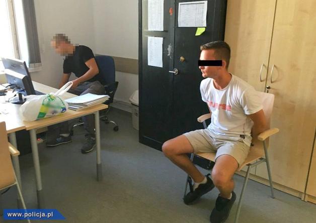 Kolejne zatrzymania osób wyłudzających pieniądze 
