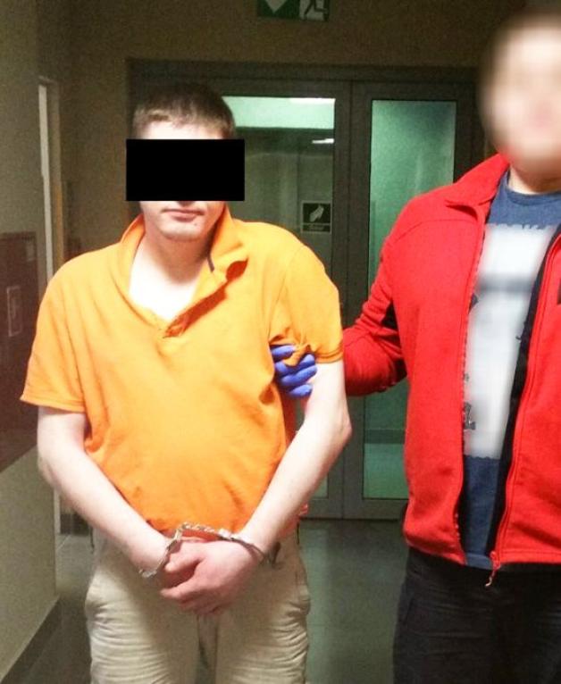 Chciał zabić mężczyznę, bo zwrócił mu uwagę, że pije piwo w miejscu publicznym