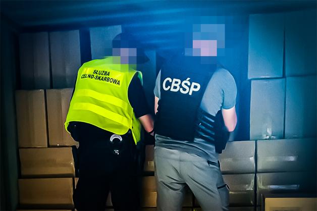 [VIDEO] CBŚP i kas przejęły 10 mln nielegalnych papierosów z Chin